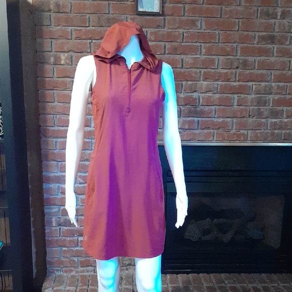 Title nine Dresses & Skirts - Title Nine Sleeveless Brick Red Mini Dress With Hoodie